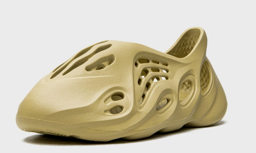 Adidas "Foam RNNR Sulfur" GV6775