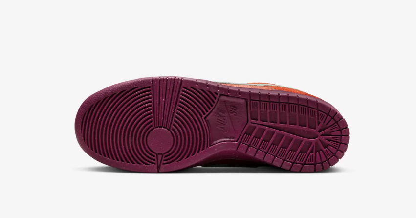 Nike SB Dunk Low Mystic Red and Rosewood DV5429-601