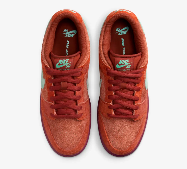Nike SB Dunk Low Mystic Red and Rosewood DV5429-601