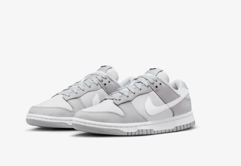 Nike Dunk Low "Light Smoke Grey "FB7720-002