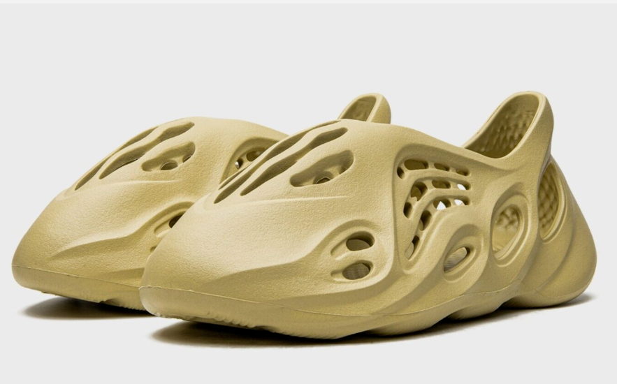 Adidas "Foam RNNR Sulfur" GV6775