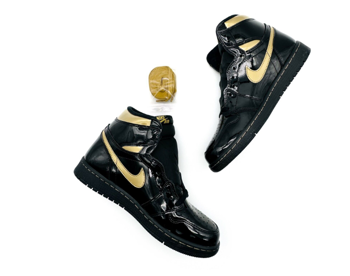 AIR JORDAN 1 METALLIC GOLD PATENTE 555088 032