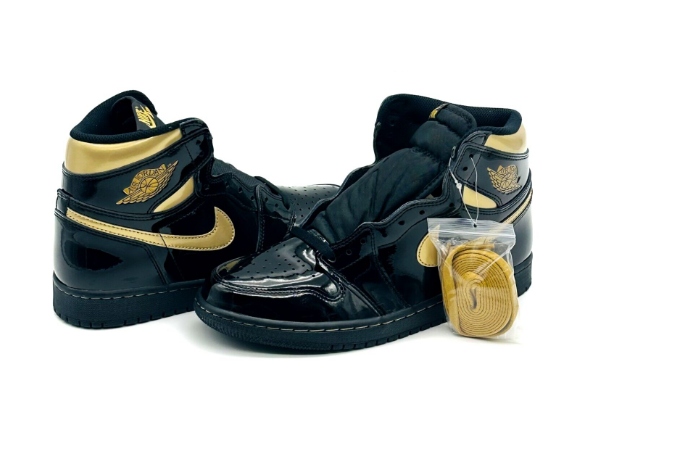 AIR JORDAN 1 METALLIC GOLD PATENTE 555088 032